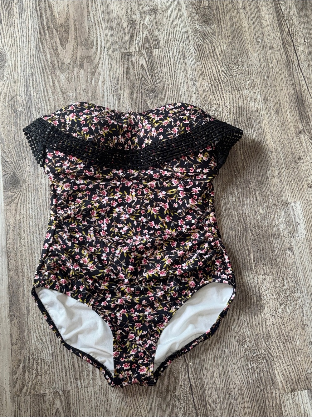 Kona Sol Black and White Strapless Floral Swimwear